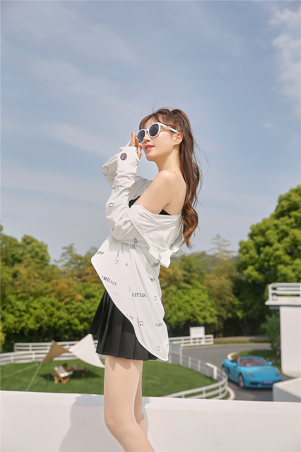 義烏女模防曬衣拍照,戶外麋鹿莊園實景基地拍攝效果