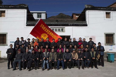 光影記錄時代，鏡頭傳遞溫暖——義烏市攝影家協會攝影志愿者服務活動掠影